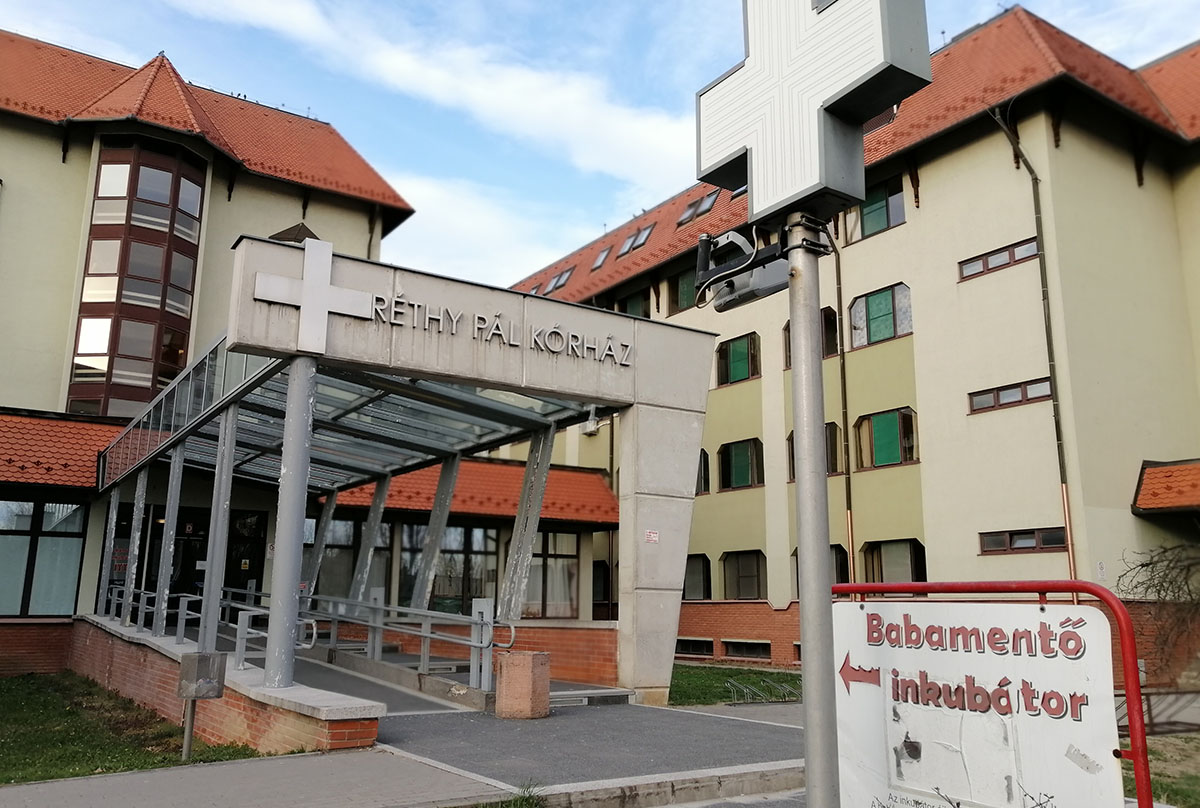 kotelezo-a-maszkhasznalat-a-bekes-varmegyei-kozponti-korhazban-–-koros-hircentrum
