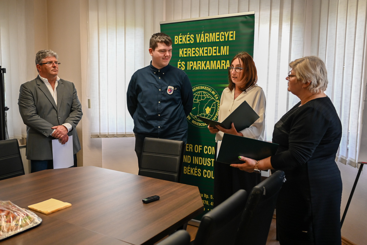 a-worldskills-varmegyei-indulojat-tamogatta-iden-az-iparkamara-–-koros-hircentrum