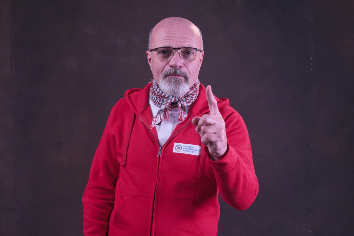 „ha-rajtad-mulik-az-elete…”-–-zacher-gabor-egy-percben-tanit-eletet-menteni-–-koros-hircentrum