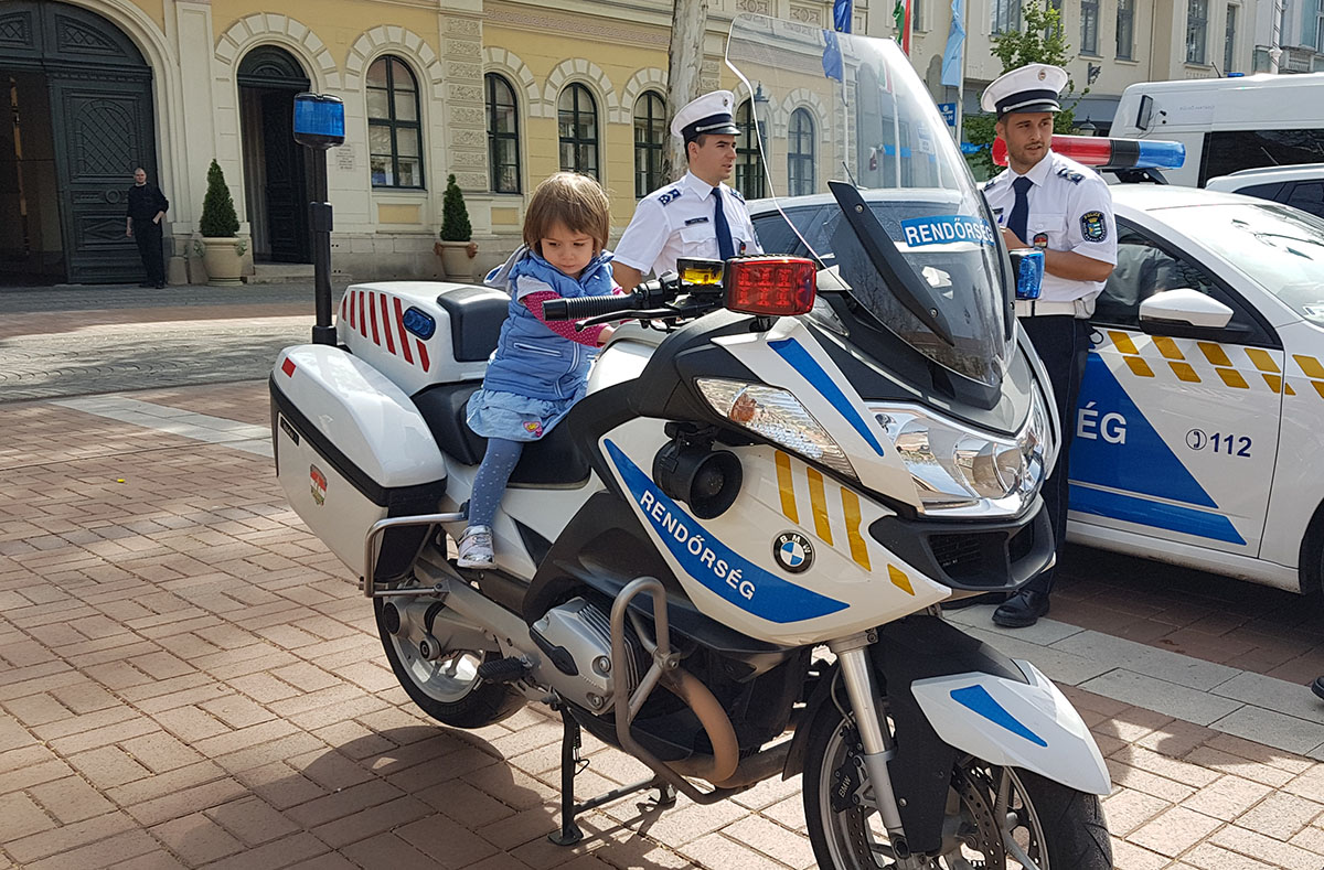 szirenak,-akciok,-bemutatok:-eletre-kel-a-szent-istvan-ter-–-koros-hircentrum