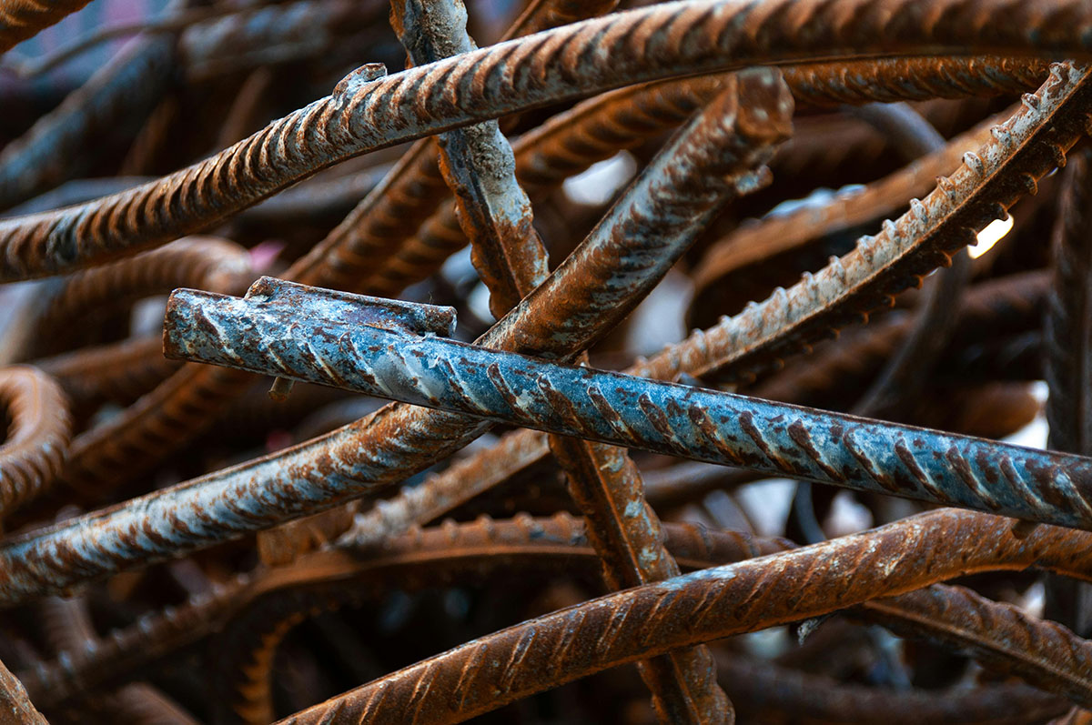 tobb-mint-17-tonna-femhulladekot-gyujtott-engedely-nelkul-egy-gyulai-ferfi-–-koros-hircentrum