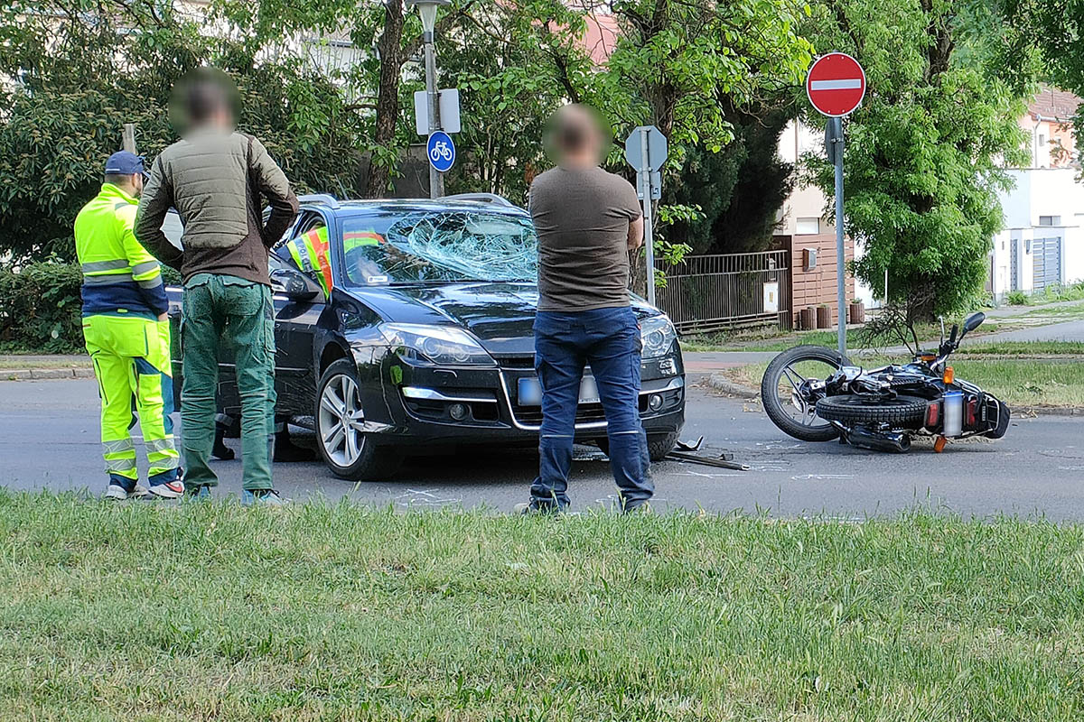 motorossal-utkozott-egy-auto-bekescsaban,-korhazba-vittek-a-serultet-–-koros-hircentrum