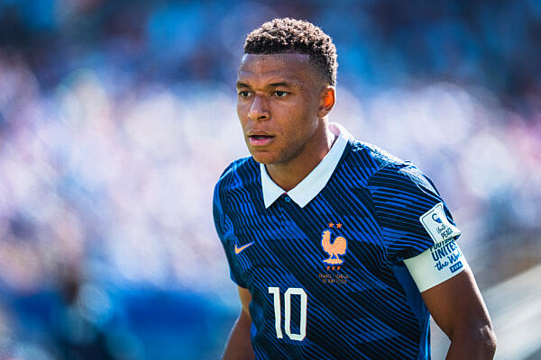 mbappe-duplazott,-franciaorszag-tovabbjutott-a-vb-n-–-koros-hircentrum
