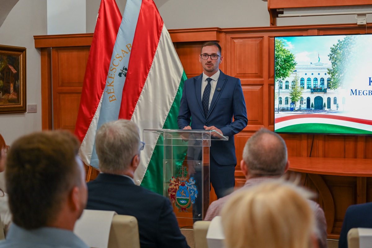 tatar-gergo-hivatalosan-is-megkezdheti-munkajat-bekescsaba-uj-kepviselojekent-–-koros-hircentrum